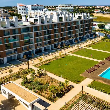 Vista Jardim By Portucasa アパート